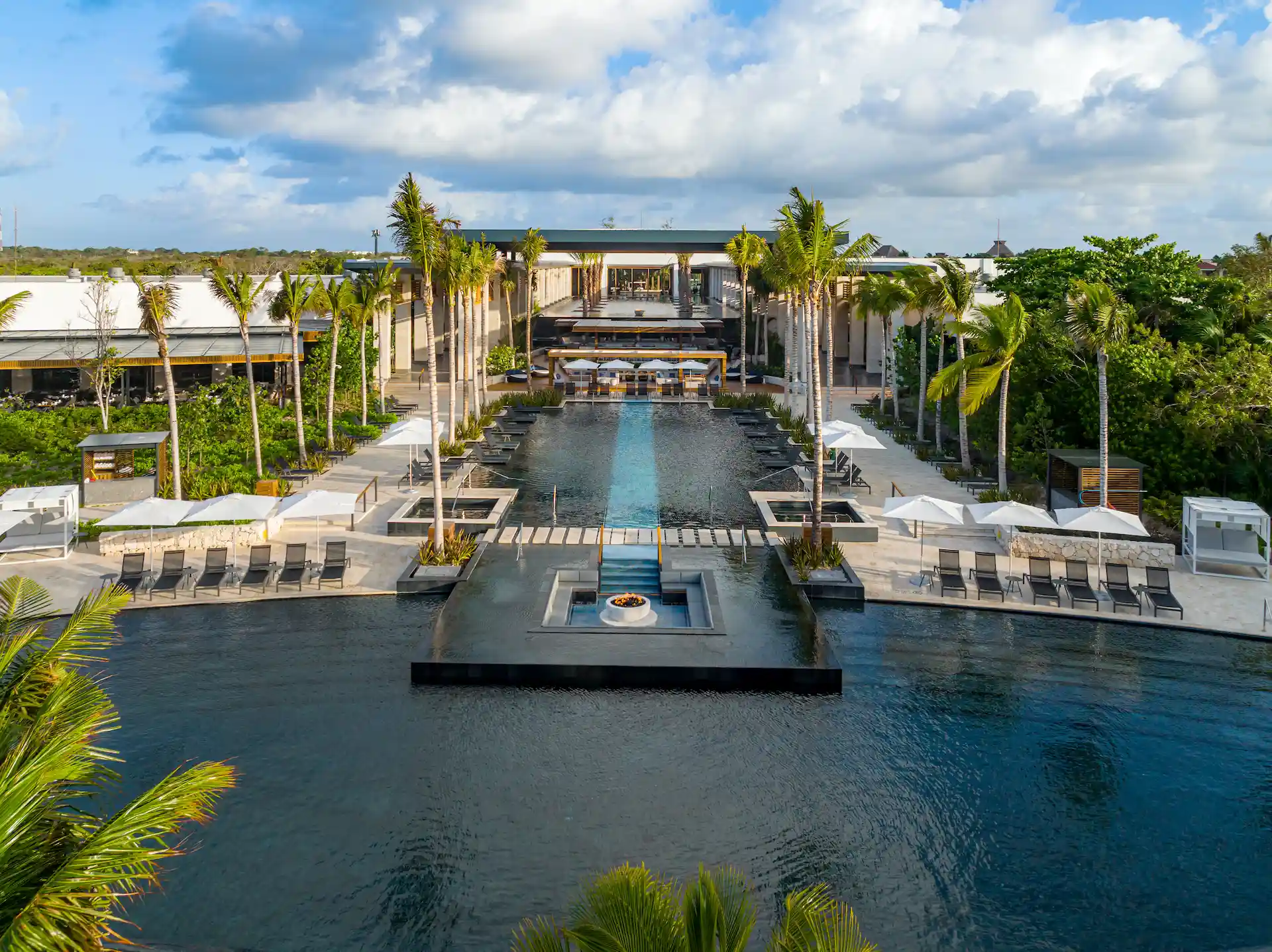 Ultramar pool at Conrad Tulum
